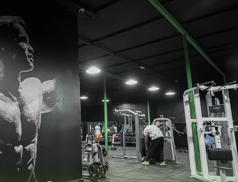 Espace musculation et machines chez Champions Gym Fitness